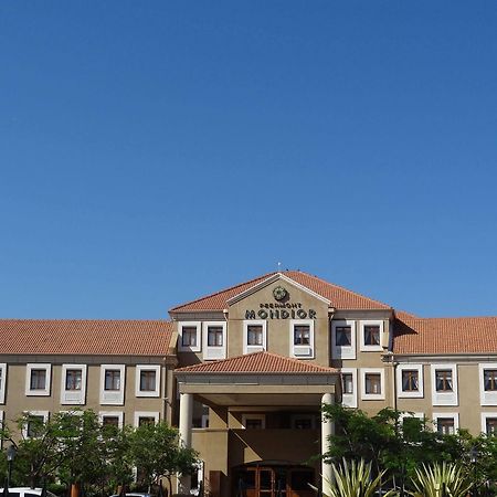 Peermont Mondior Hotel Gaborone Esterno foto