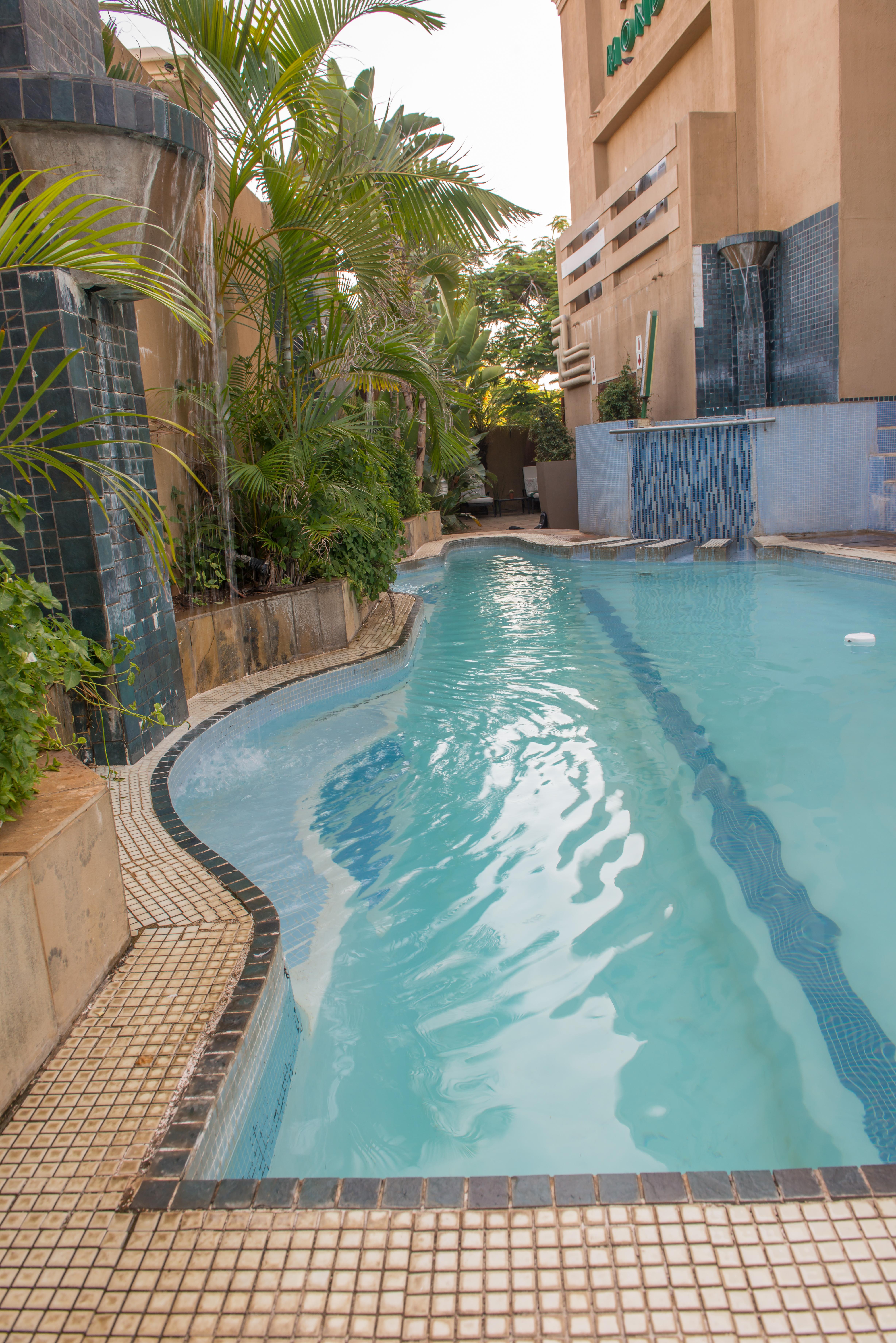 Peermont Mondior Hotel Gaborone Esterno foto