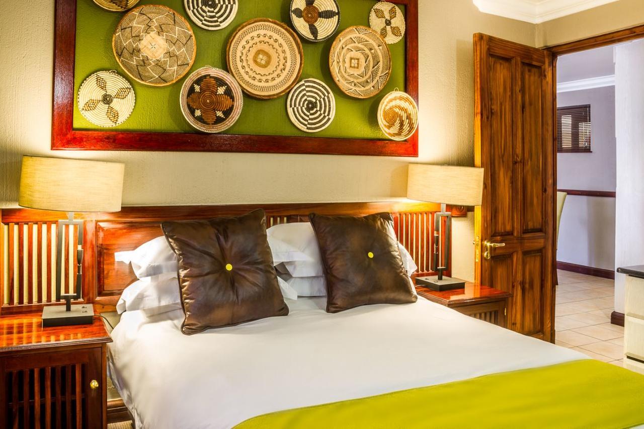 Peermont Mondior Hotel Gaborone Esterno foto