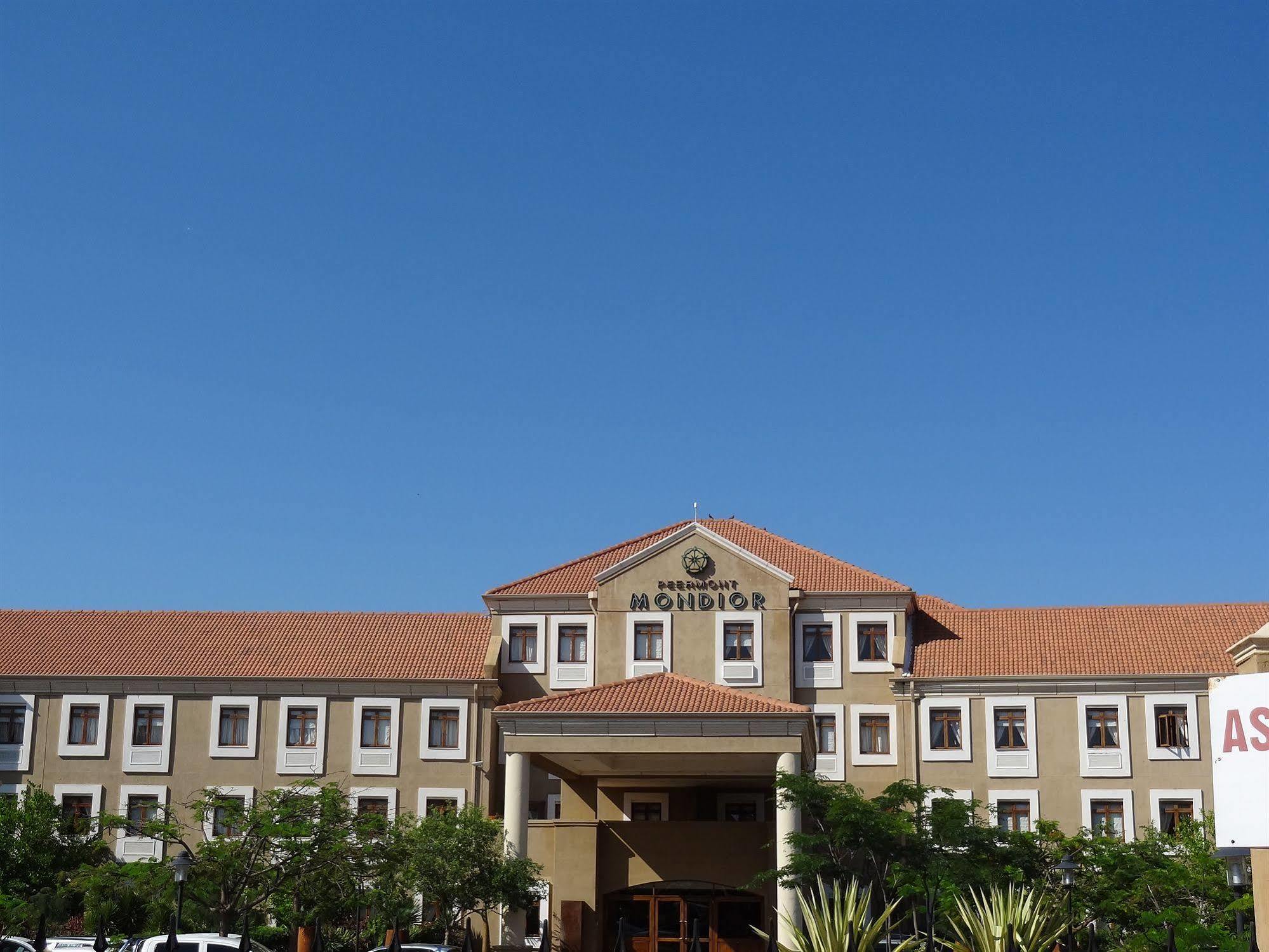 Peermont Mondior Hotel Gaborone Esterno foto
