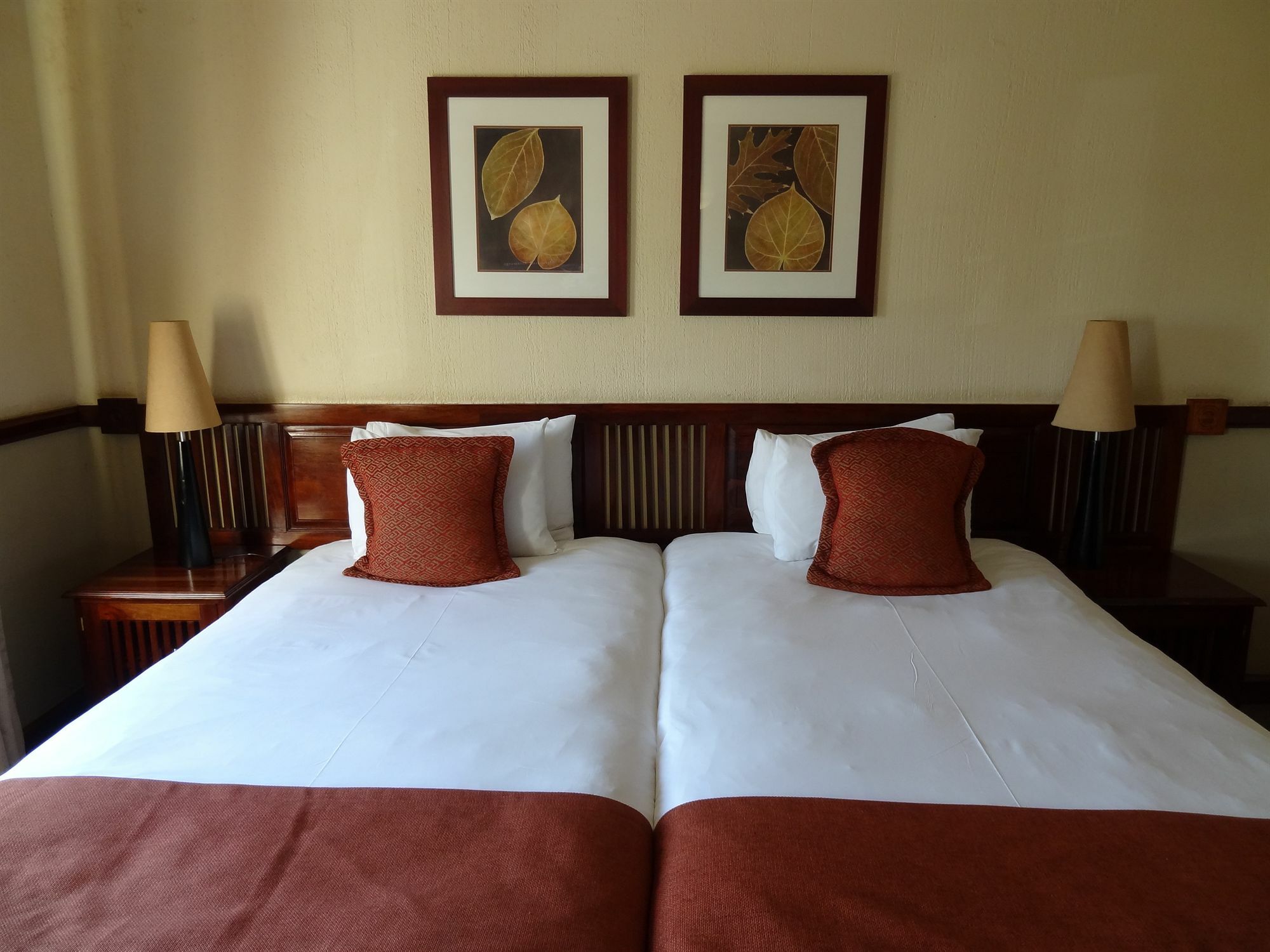 Peermont Mondior Hotel Gaborone Esterno foto